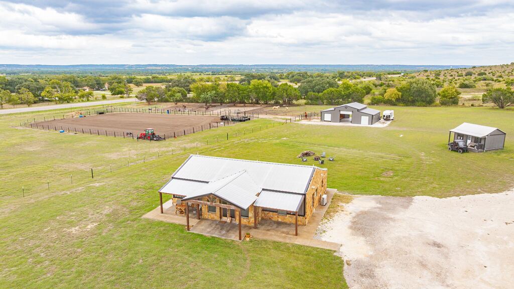 121 Private Road 2121, Meridian, TX 76665 — photo 1