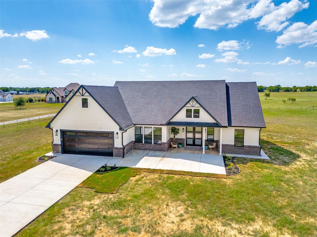 3150 Crisp Road, Ennis, TX 75119 — photo 1
