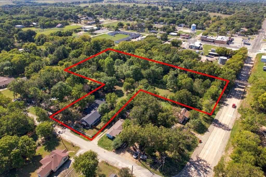106 S Jernigan Street, Bells, TX 75414 — photo 1