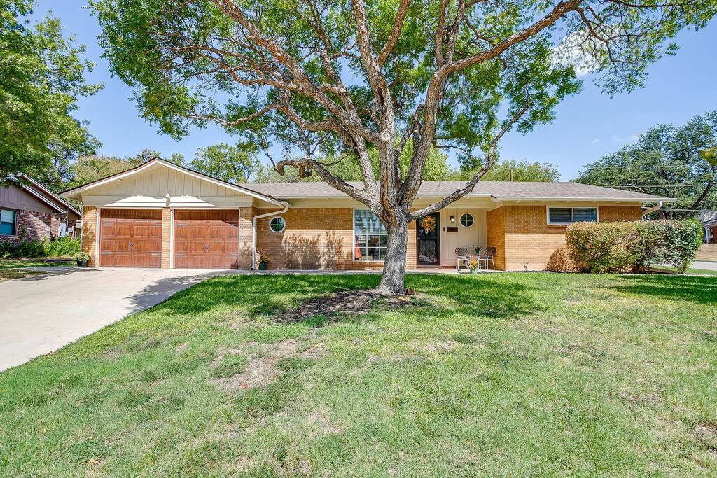 4413 Angus Drive, Fort Worth, TX 76116 — photo 1