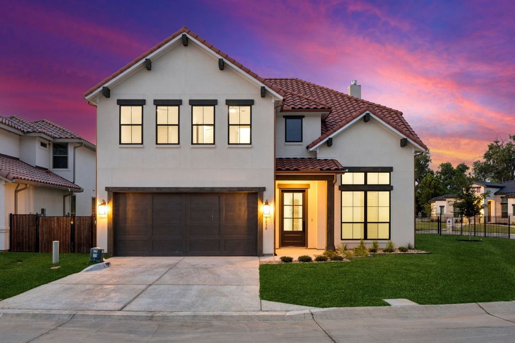 9030 Lakeside Drive, Fort Worth, TX 76179 — photo 1