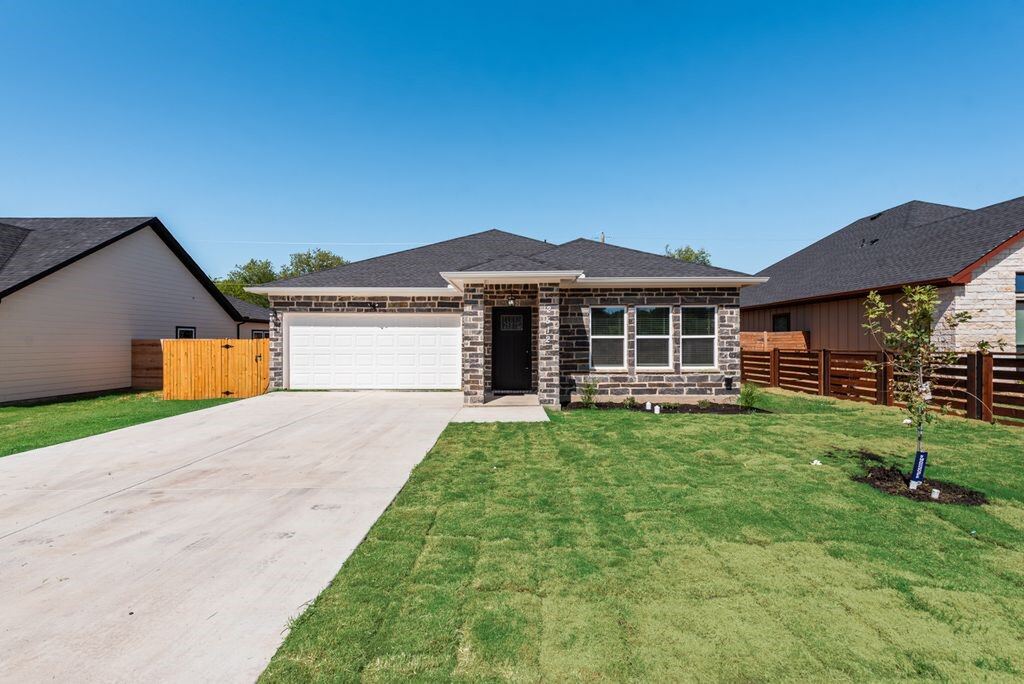 2512 Sheraton Drive, Fort Worth, TX 76105 — photo 1