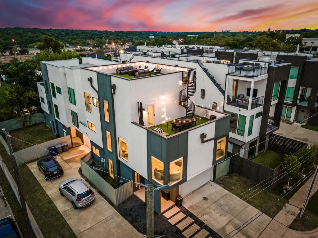 1002 Mobile Street 1, Dallas, TX 75208 — photo 1