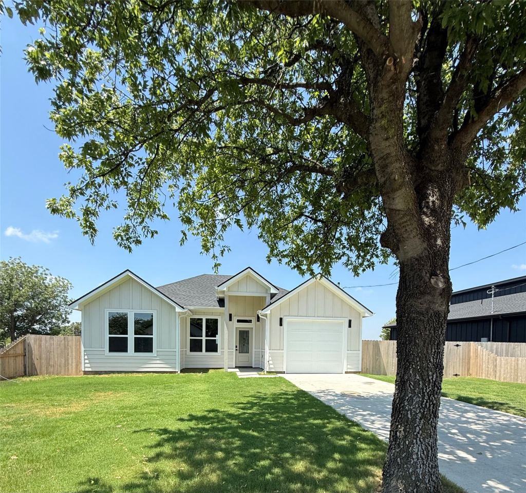 413 N Cleburne Whitney Rd, Rio Vista, TX 76093 — photo 1