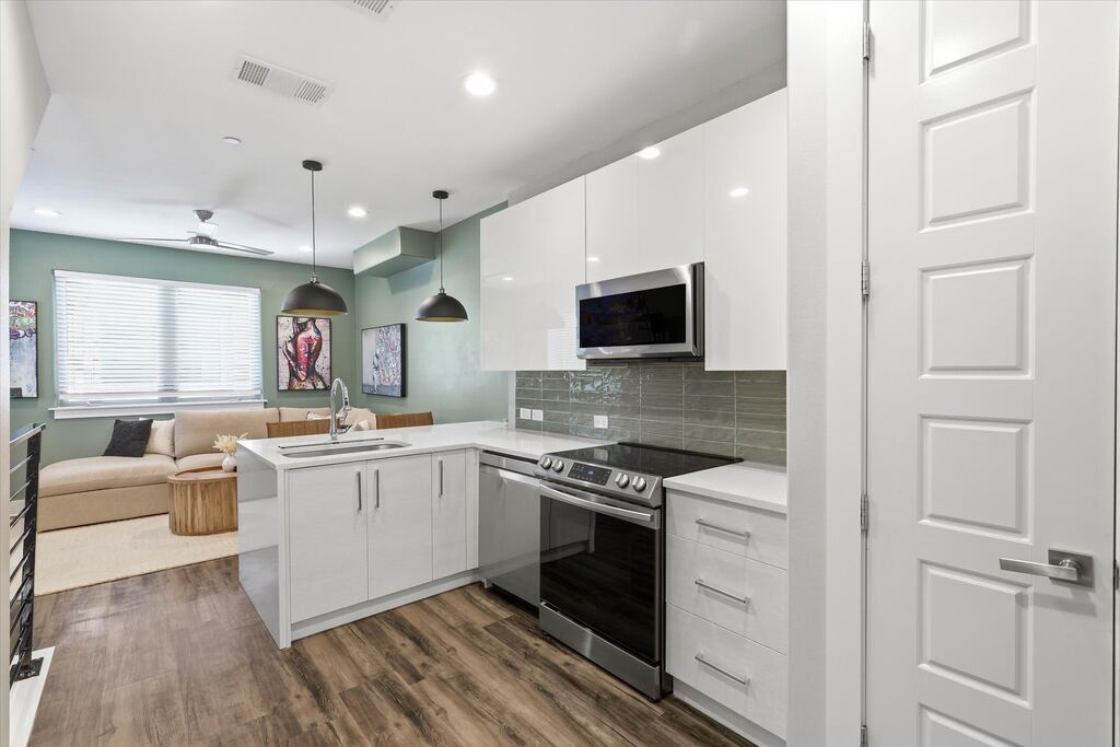 1118 Galveston Avenue 5, Fort Worth, TX 76104 — photo 1
