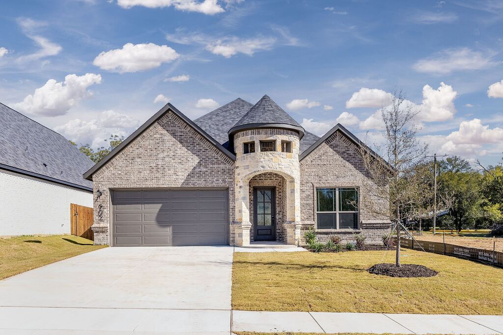902 Boston Lane, River Oaks, TX 76114 — photo 1