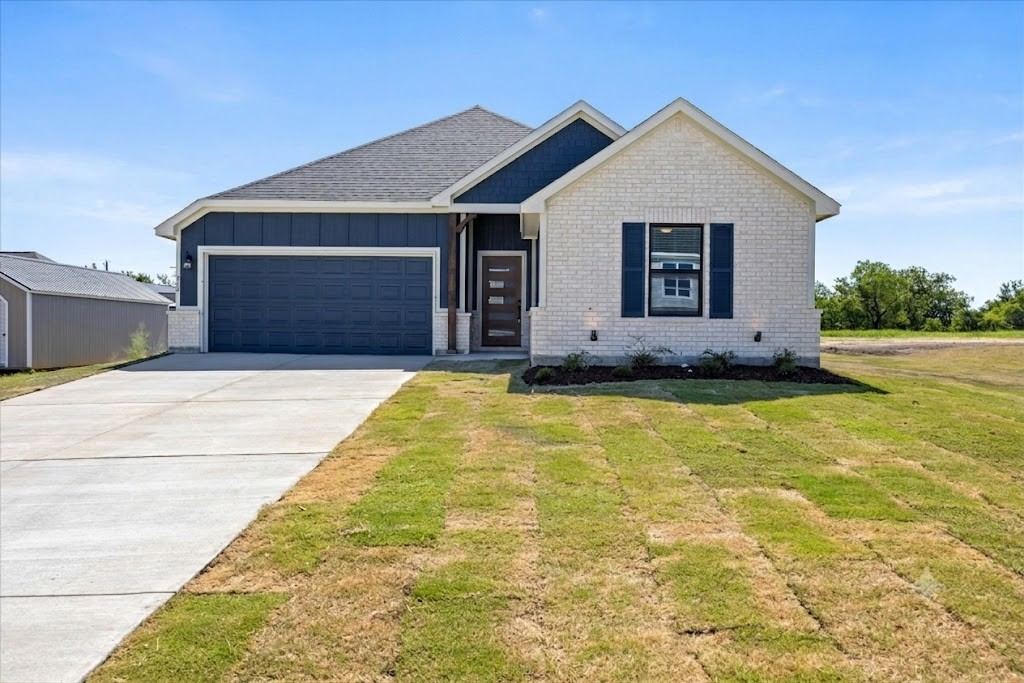 705 N Sycamore, Hico, TX 76457 — photo 1