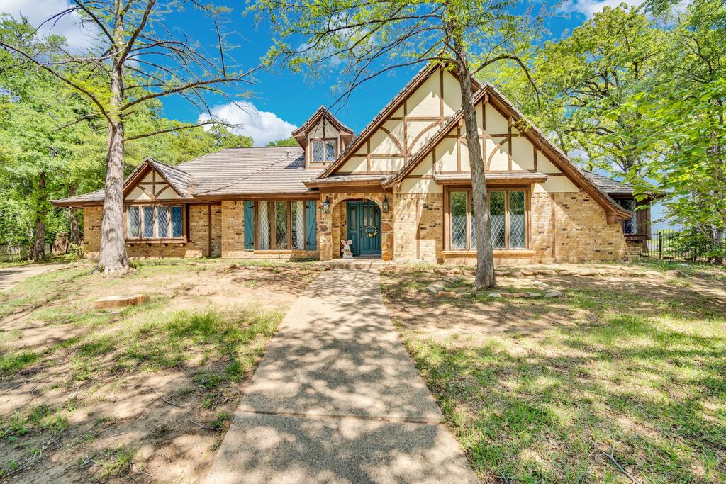 505 Highwoods Trail, Fort Worth, TX 76112 — photo 1