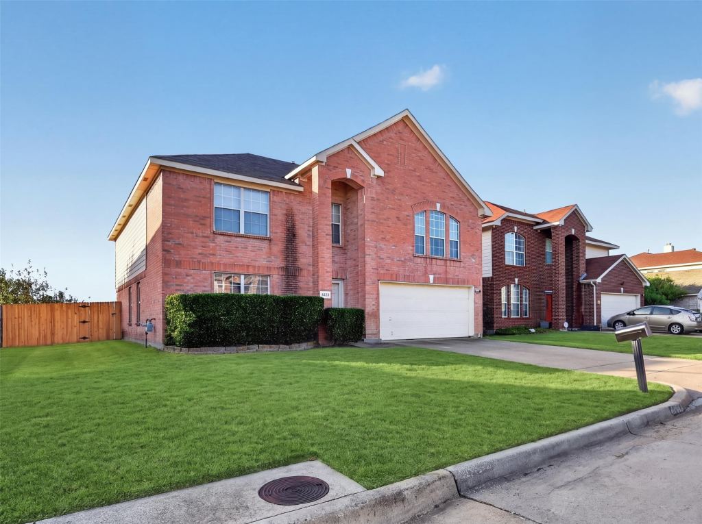 4721 Sleepy Ridge Circle, Fort Worth, TX 76133 — photo 1