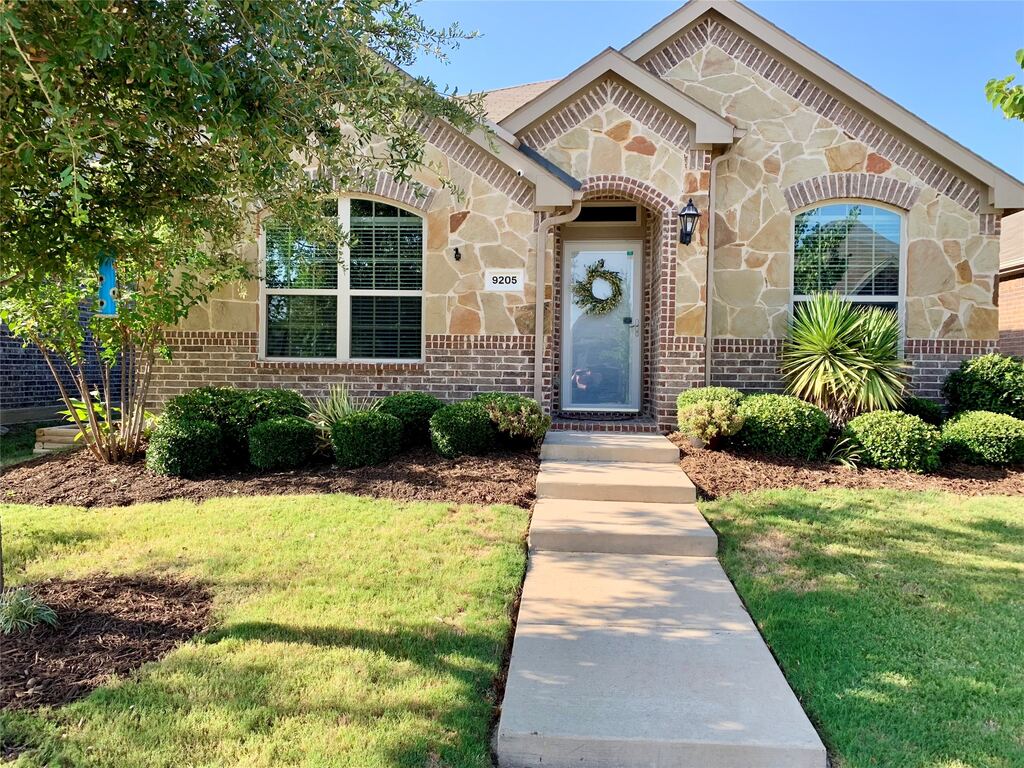 9205 Wayne Street, Cross Roads, TX 76227 — photo 1