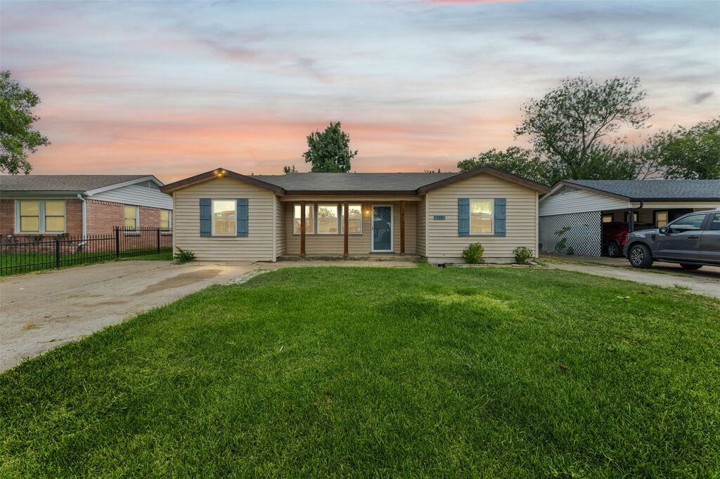 116 Highland Drive, Ennis, TX 75119 — photo 1