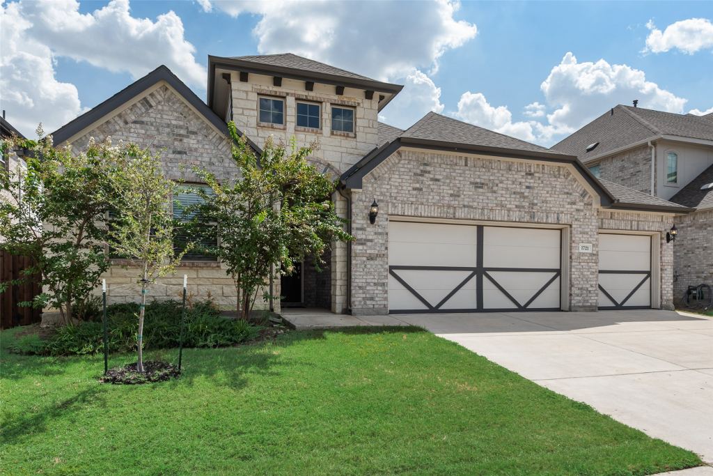 1721 Pattenson Trail, Fort Worth, TX 76052 — photo 1