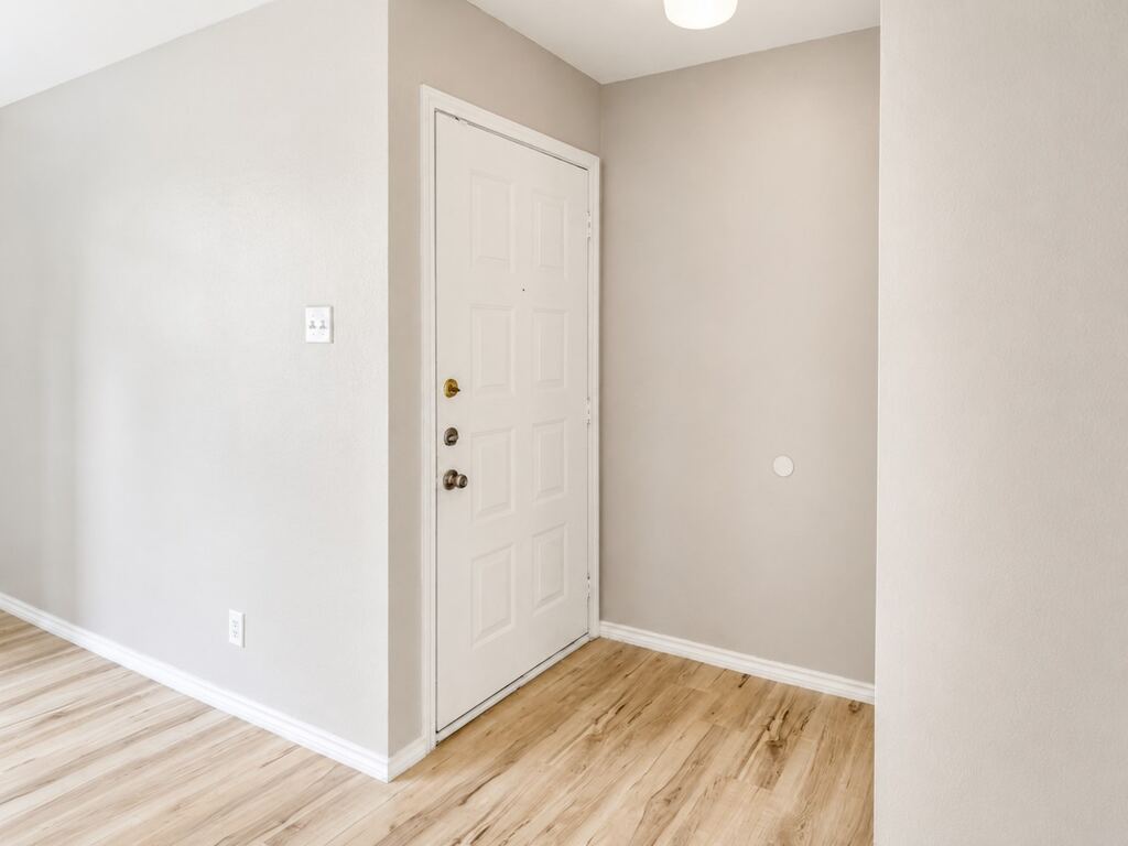 4303 Buena Vista Street 202, Dallas, TX 75205 — photo 1