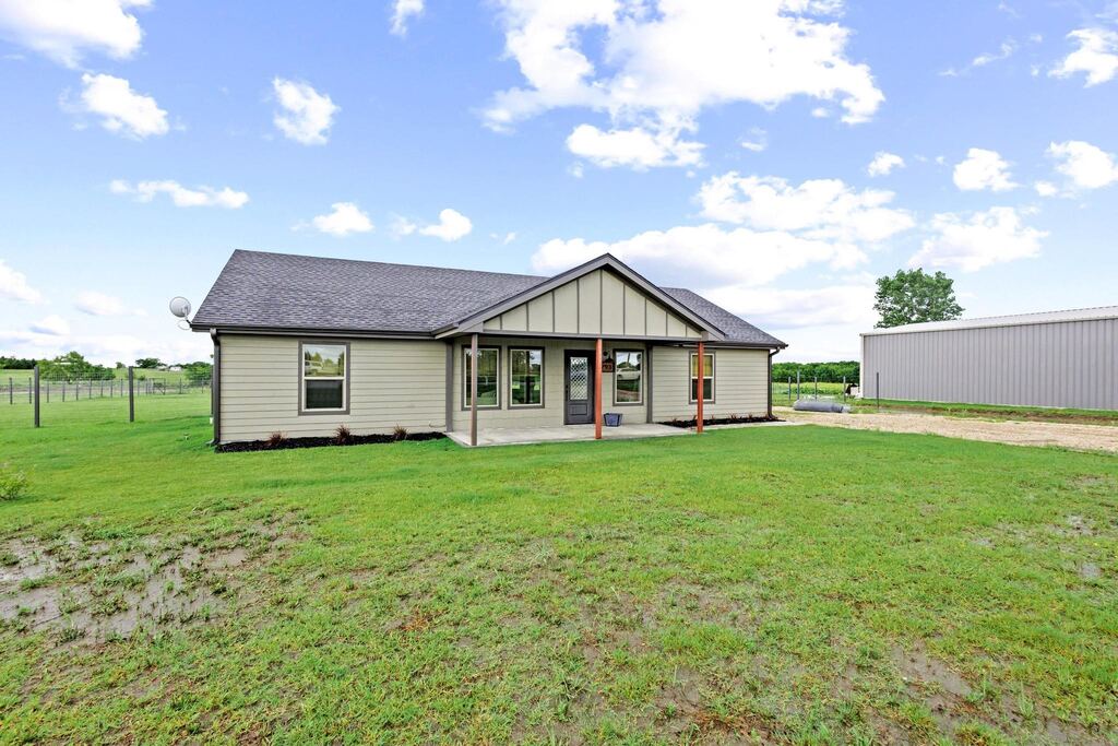 293 Private Road 36008, Honey Grove, TX 75446 — photo 1