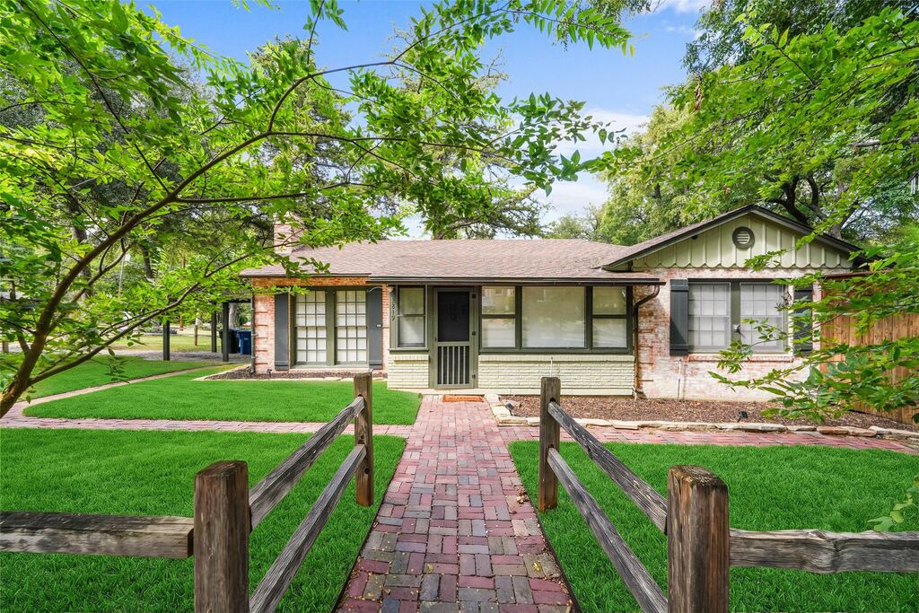 2819 Alden Avenue, Dallas, TX 75211 — photo 1