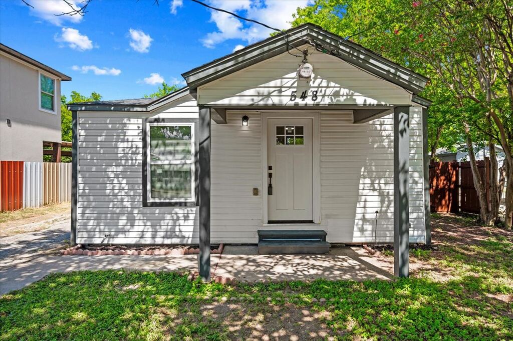 548 Ezekial Avenue, Dallas, TX 75217 — photo 1