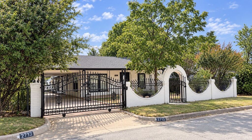 2719 NW 25th Street, Fort Worth, TX 76106 — photo 1
