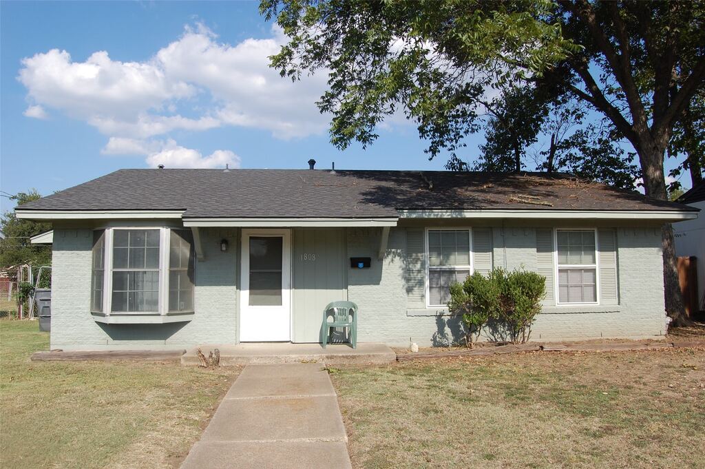 1808 Western Park Drive, Dallas, TX 75211 — photo 1