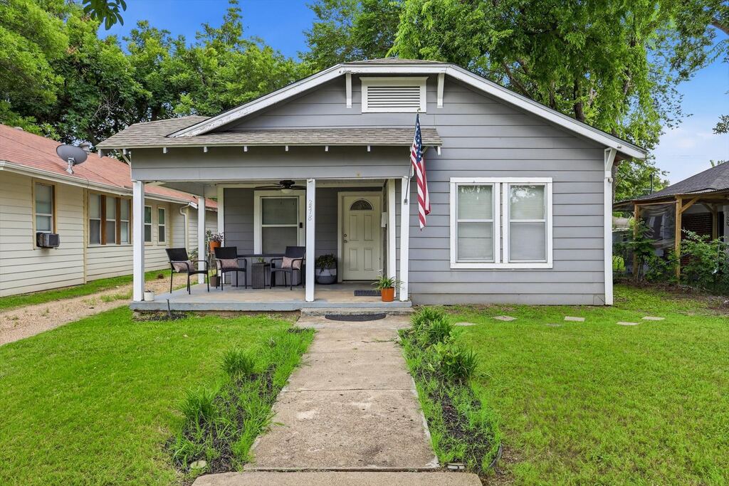 2518 Gladstone Drive, Dallas, TX 75211 — photo 1
