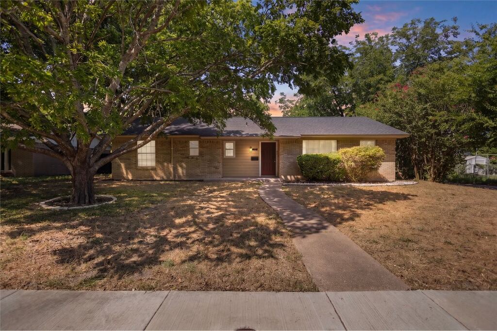 655 W PENTAGON Parkway, Dallas, TX 75224 — photo 1