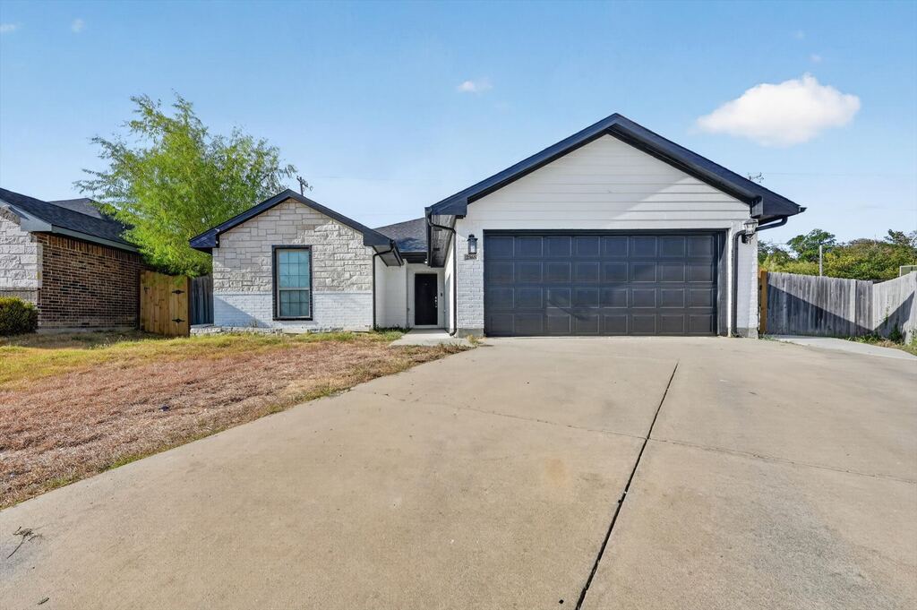 2365 Old Leonard Street, Fort Worth, TX 76119 — photo 1