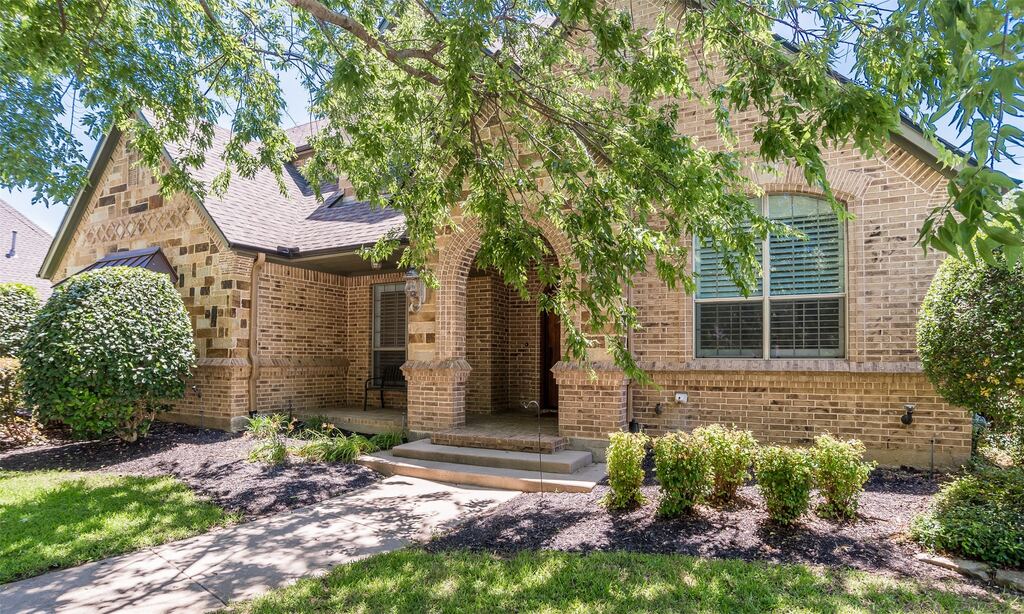 6208 Riverview Circle, Fort Worth, TX 76112 — photo 1
