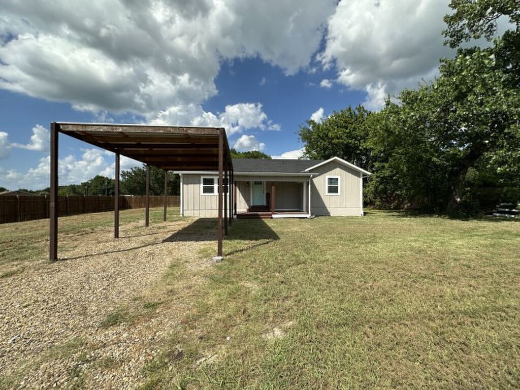 475 Locust Street, Point, TX 75472 — photo 1