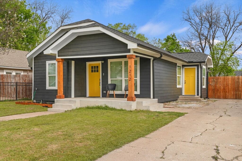1212 Woodland Avenue, Fort Worth, TX 76110 — photo 1
