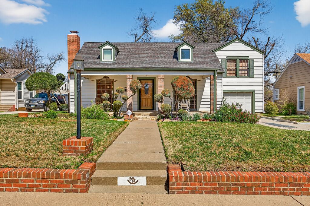 2525 Goldenrod Avenue, Fort Worth, TX 76111 — photo 1
