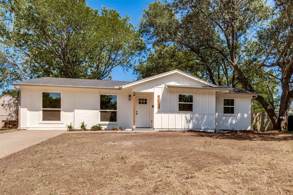1631 Western Park Court, Dallas, TX 75211 — photo 1