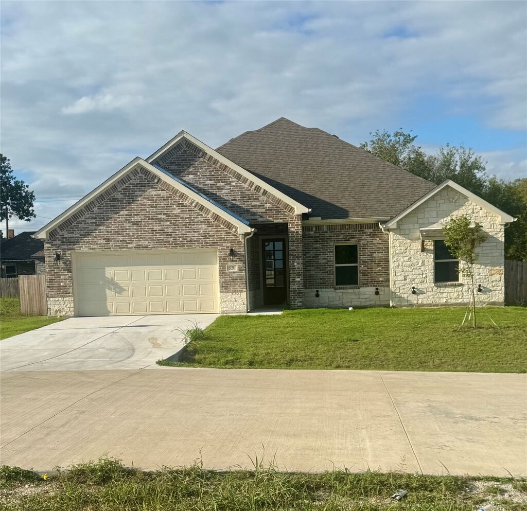 320 E Marshall Court, Palmer, TX 75152 — photo 1