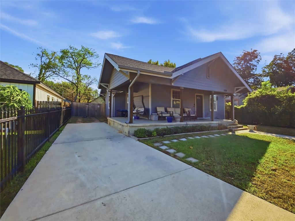 1328 Elmwood Avenue, Fort Worth, TX 76104 — photo 1