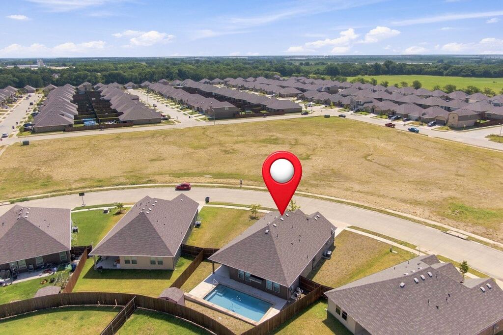 1100 Canterbury Lane, Ennis, TX 75119 — photo 1