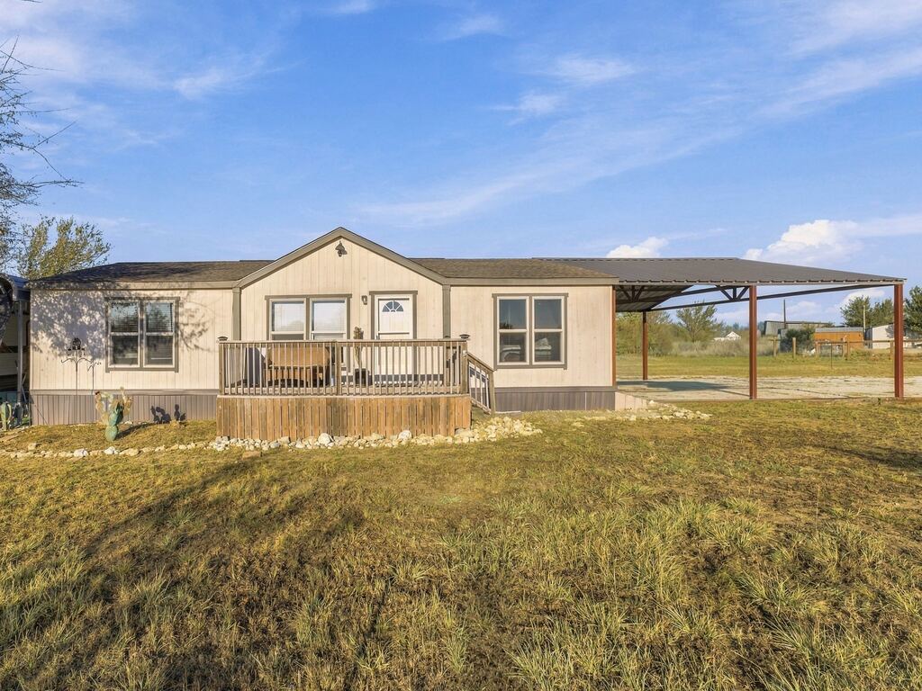 114 Sondra Lin Boulevard, Decatur, TX 76234 — photo 1