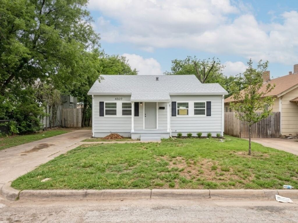 4509 Sandage Avenue, Fort Worth, TX 76115 — photo 1