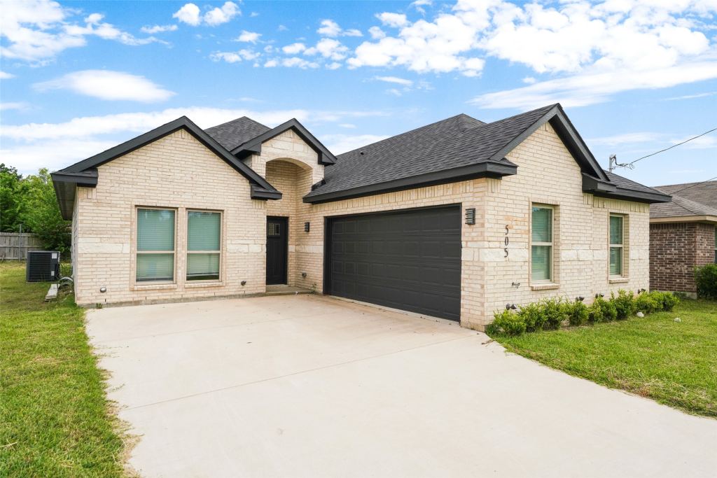 505 Melody Circle, Kaufman, TX 75142 — photo 1