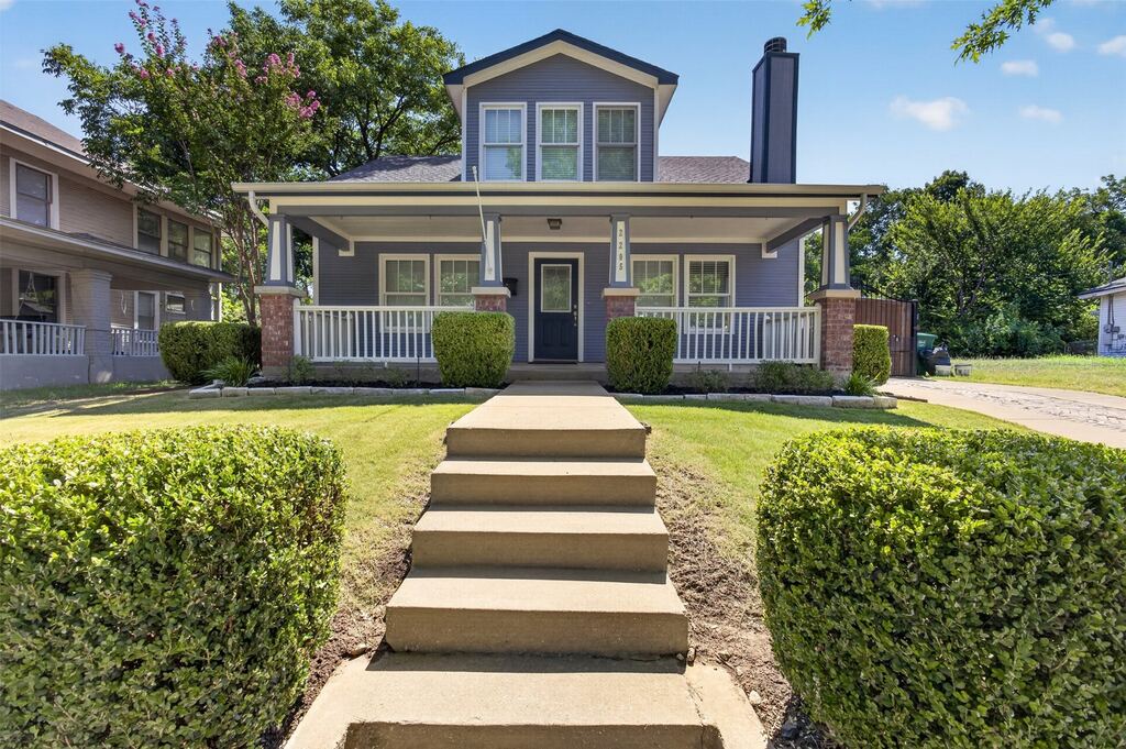 2205 College Avenue, Fort Worth, TX 76110 — photo 1