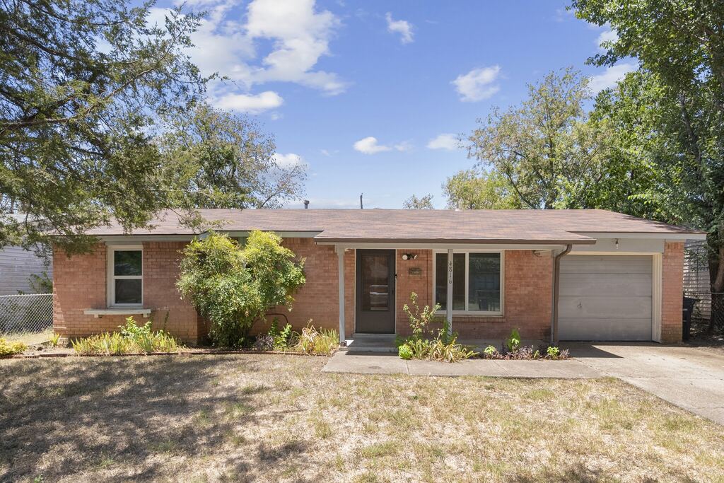 4816 Eastover Avenue, Fort Worth, TX 76119 — photo 1