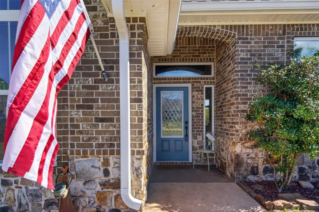 1513 White Bear Trail, Lindale, TX 75771 — photo 1