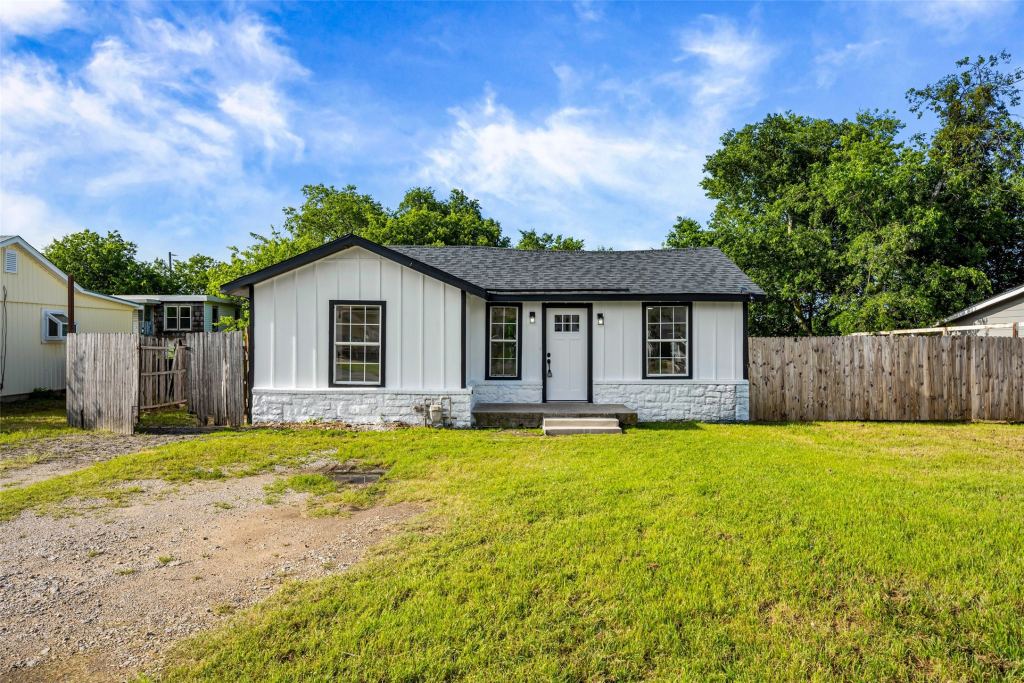 5225 Urbanview Street, Sansom Park, TX 76114 — photo 1