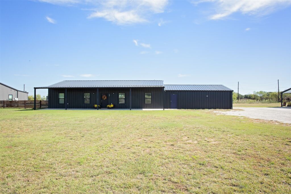 212 Corriente Lane, Graham, TX 76450 — photo 1