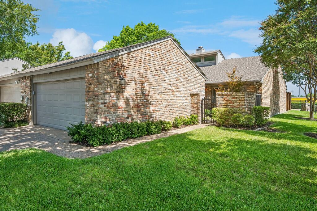 9629 Highland View Drive, Dallas, TX 75238 — photo 1