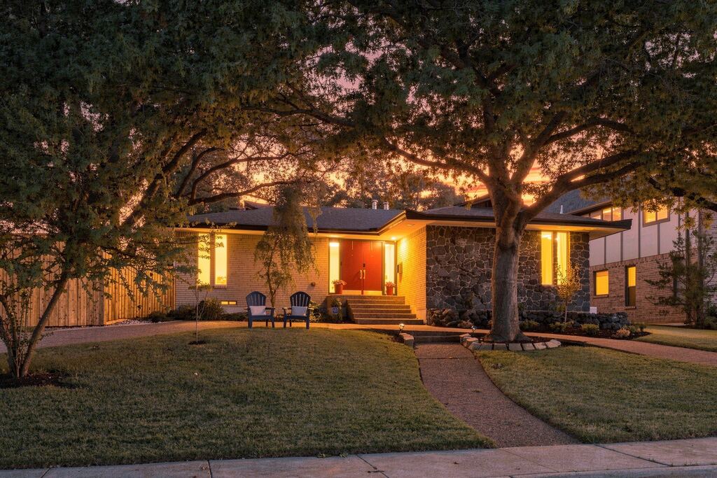 9307 Crestedge Drive, Dallas, TX 75238 — photo 1