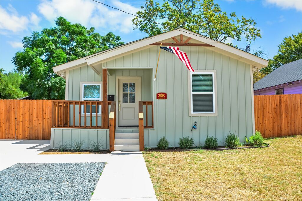 3818 Penelope Street, Dallas, TX 75210 — photo 1