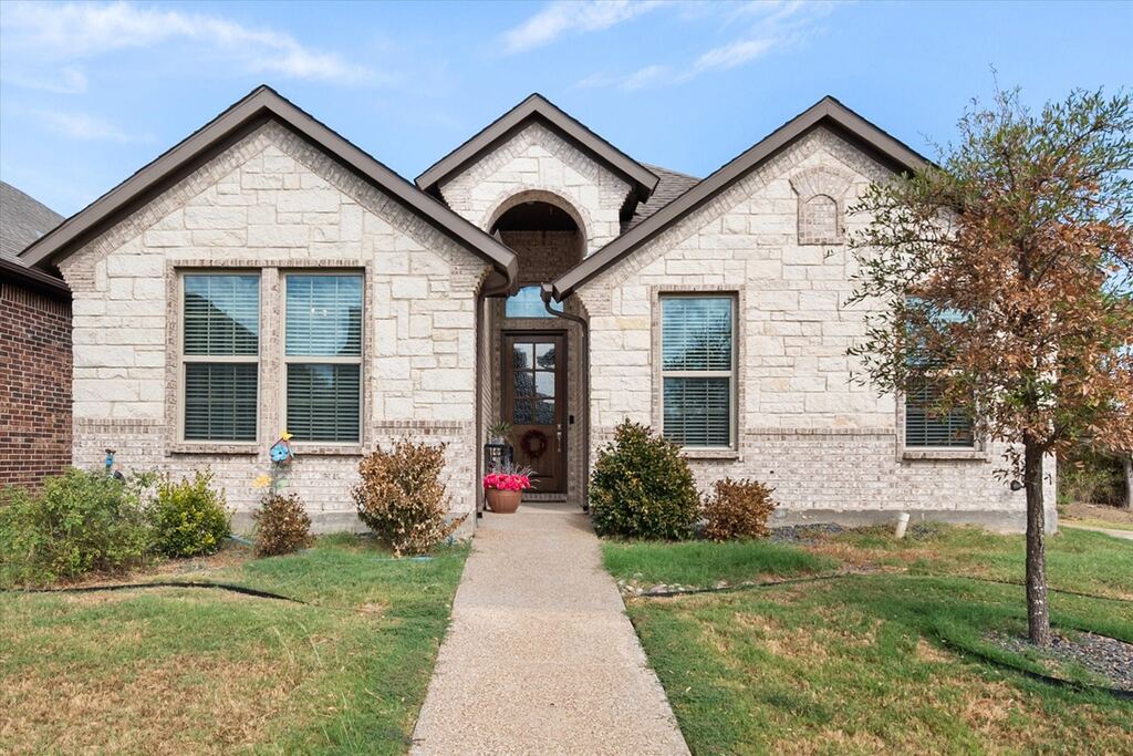 1700 Prestwick Lane, Ennis, TX 75119 — photo 1