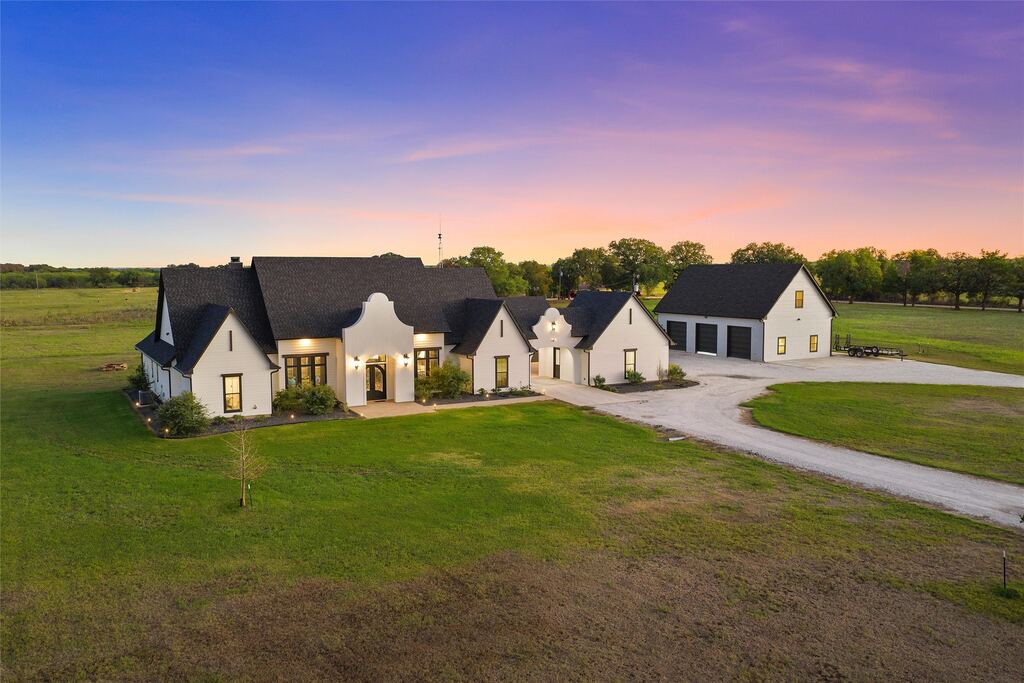 124 Private Road 3666, China Spring, TX 76633 — photo 1