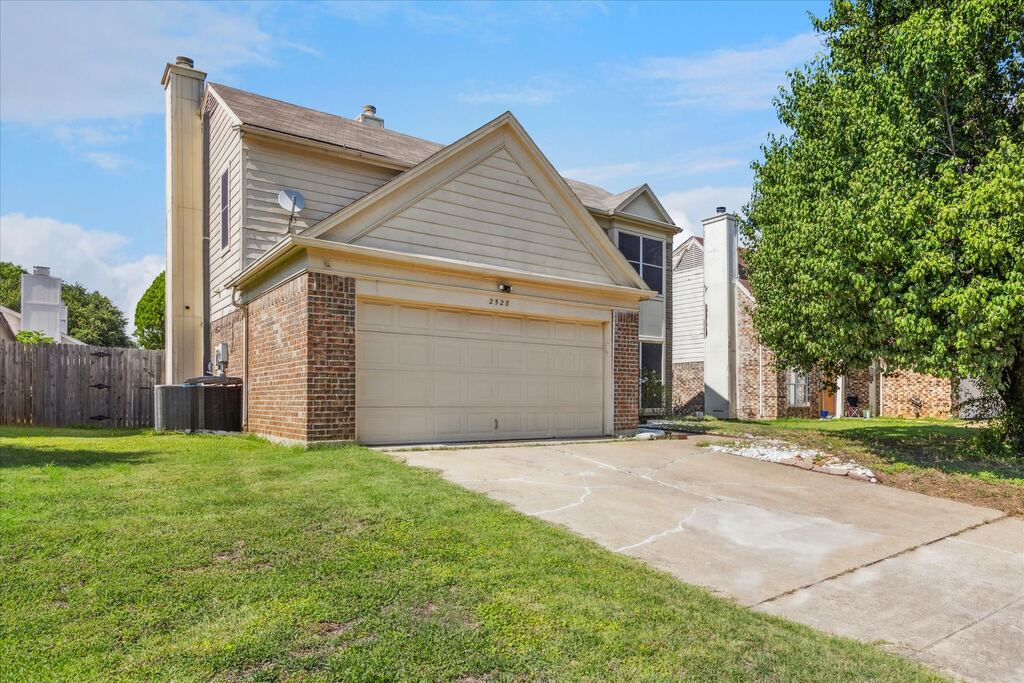 2528 Creekwood Lane, Fort Worth, TX 76123 — photo 1