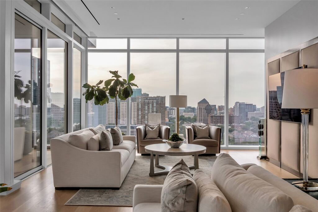 1747 Leonard Street 1402, Dallas, TX 75201 — photo 1