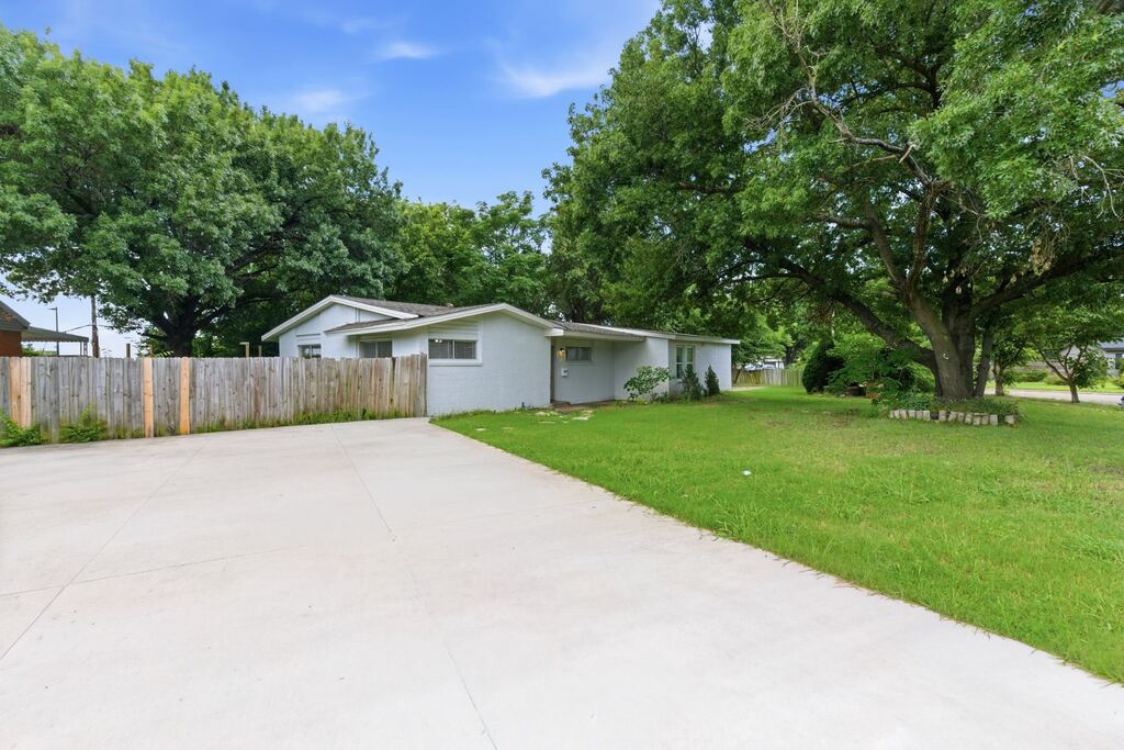 2204 Dunloe Avenue, Dallas, TX 75228 — photo 1