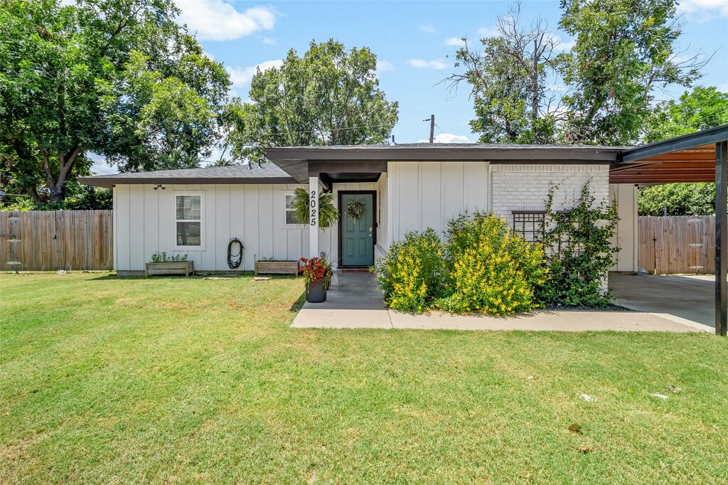 2025 Loop 820, Fort Worth, TX 76134 — photo 1